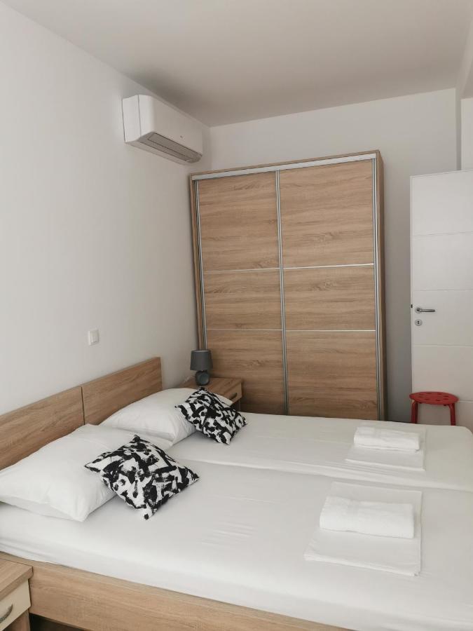 Apartmani Kronjac Milna  Eksteriør bilde