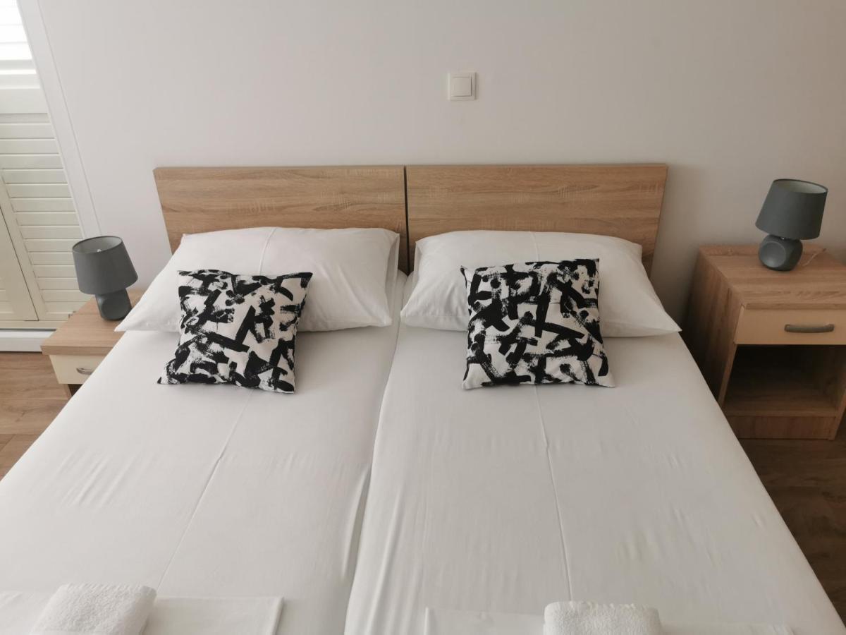 Apartmani Kronjac Milna  Eksteriør bilde