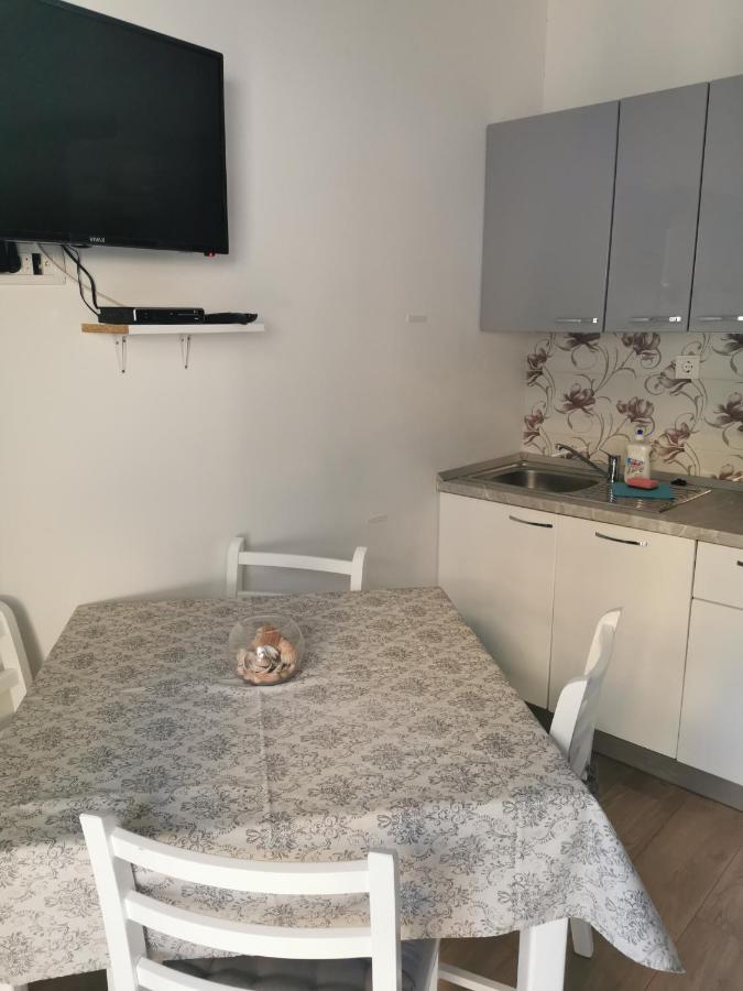 Apartmani Kronjac Milna  Eksteriør bilde