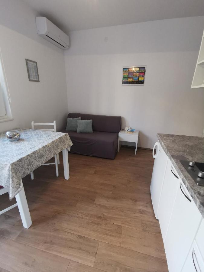 Apartmani Kronjac Milna  Eksteriør bilde