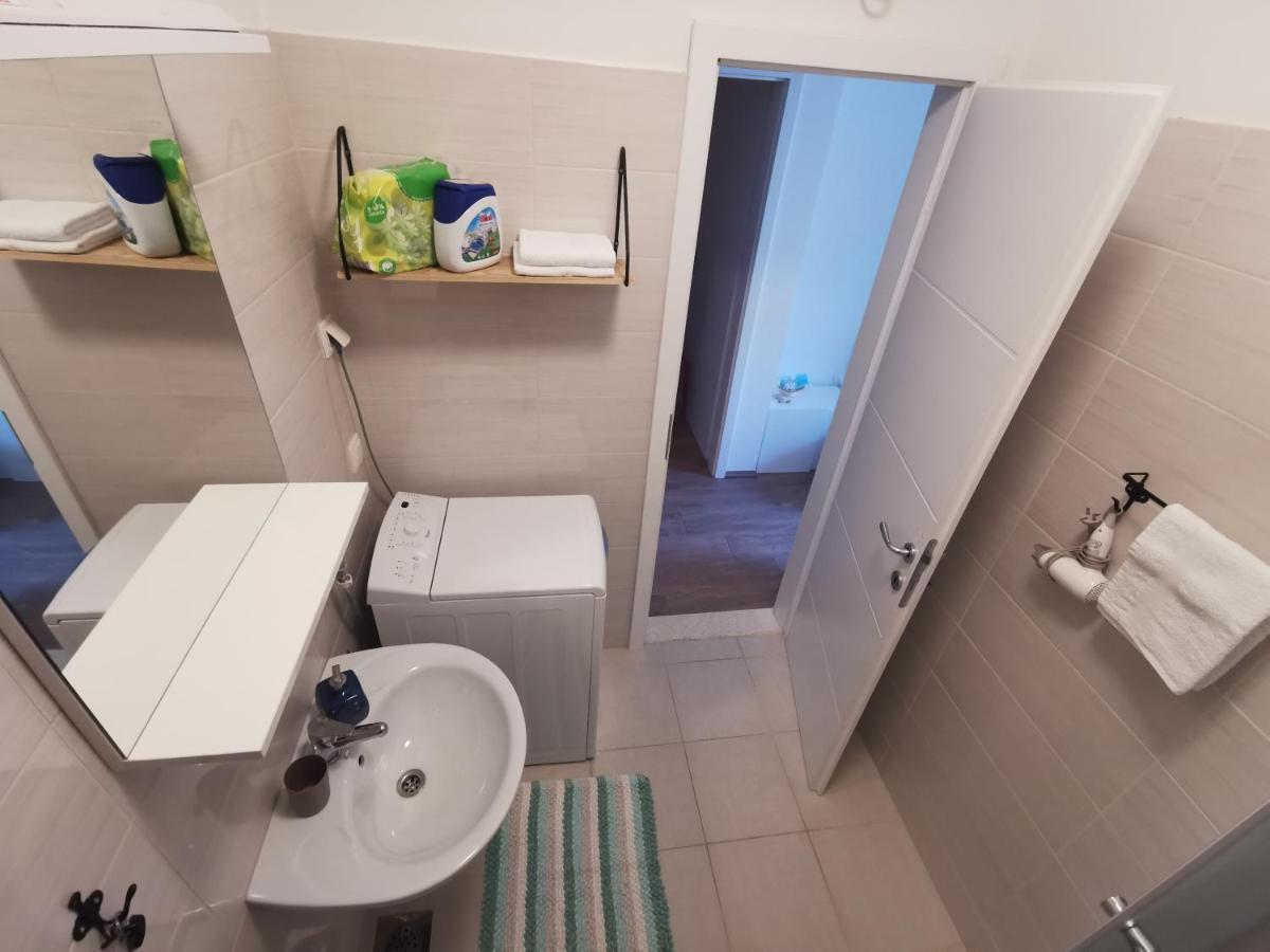Apartmani Kronjac Milna  Eksteriør bilde