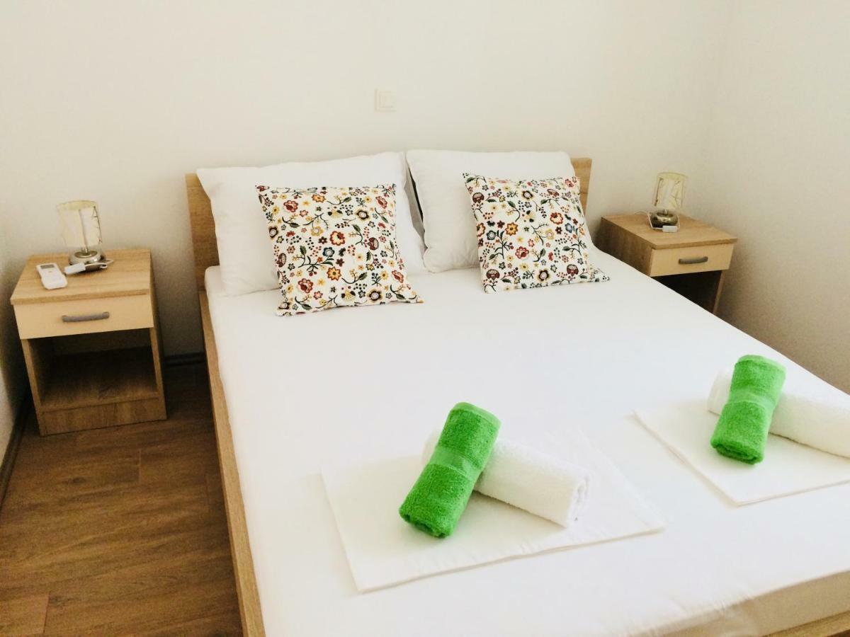 Apartmani Kronjac Milna  Eksteriør bilde