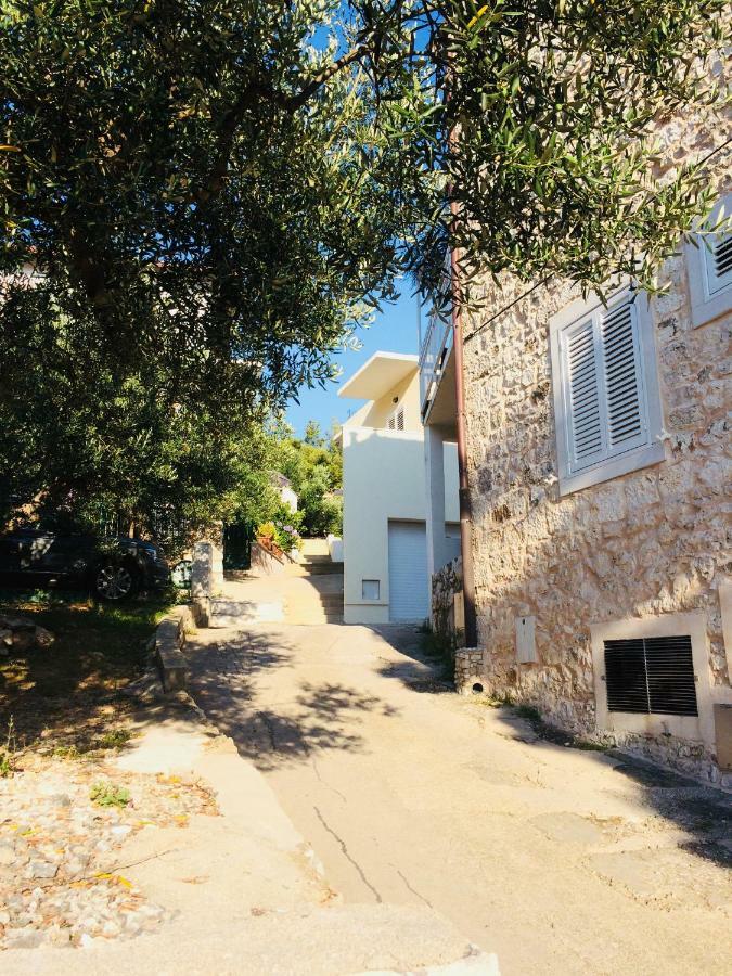 Apartmani Kronjac Milna  Eksteriør bilde